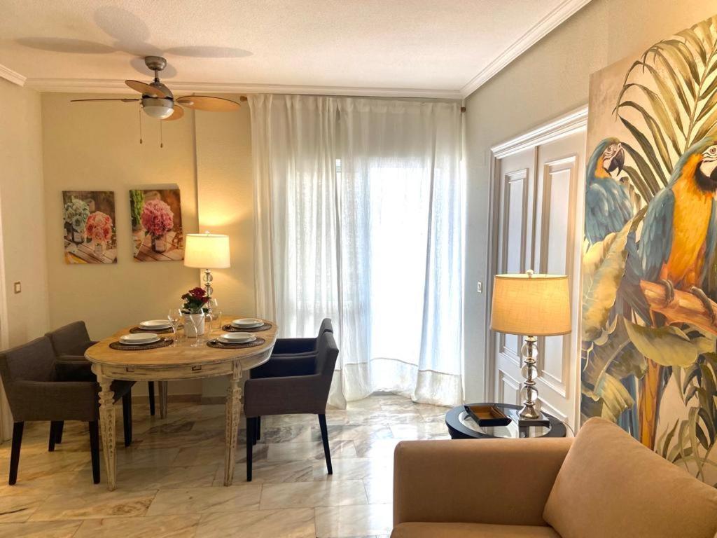 Precioso Apartamento Los Remedios Triana Plaza Espana Y Centro Historico Siviglia Esterno foto