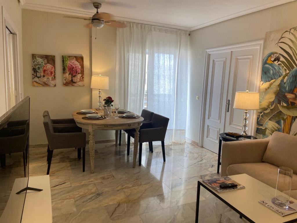 Precioso Apartamento Los Remedios Triana Plaza Espana Y Centro Historico Siviglia Esterno foto