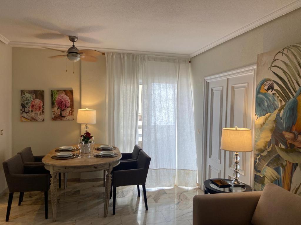 Precioso Apartamento Los Remedios Triana Plaza Espana Y Centro Historico Siviglia Esterno foto